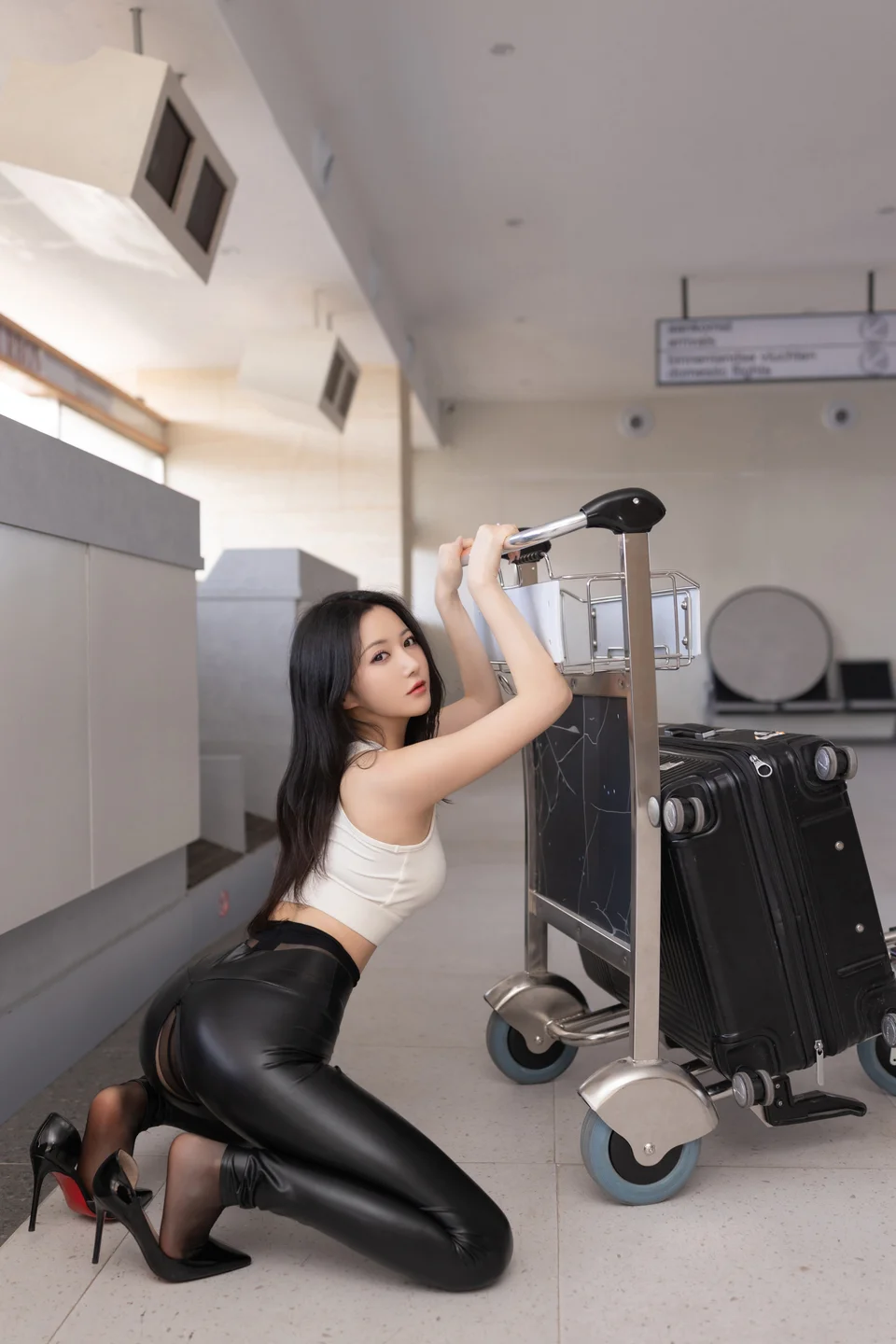 鱼子酱Fish - 行李托运 [121P-1.13GB] tg@simisebaisi 【丝足阁】035.webp